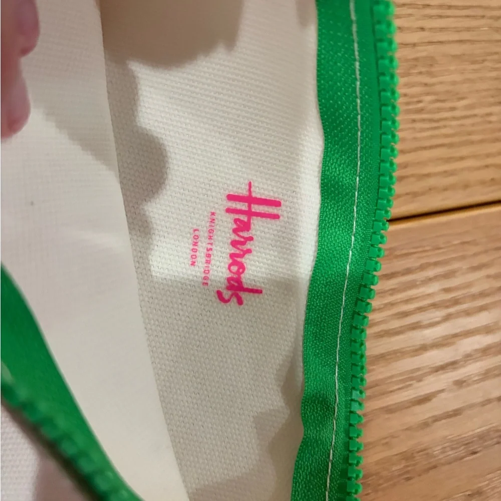 Harrods Ivory w/Pink medium pouch - green zipper. NWT - Picture 3 of 3